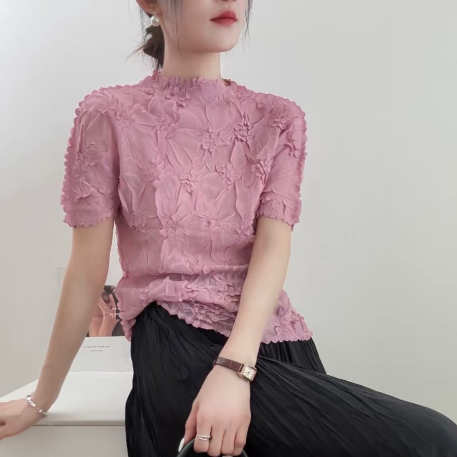 3D Crinkle Floral Short-Sleeve Blouse (2).jpg