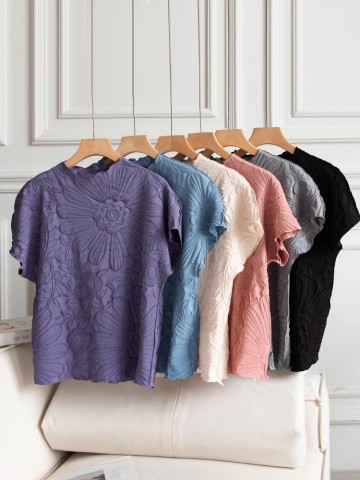 Women's Sunburst & Vine Pleated Sleeveless Top