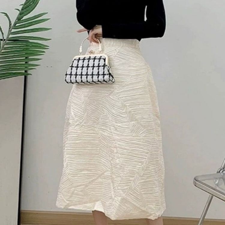 Bamboo-Inspired 3D Pleated Midi Skirt 3.jpg